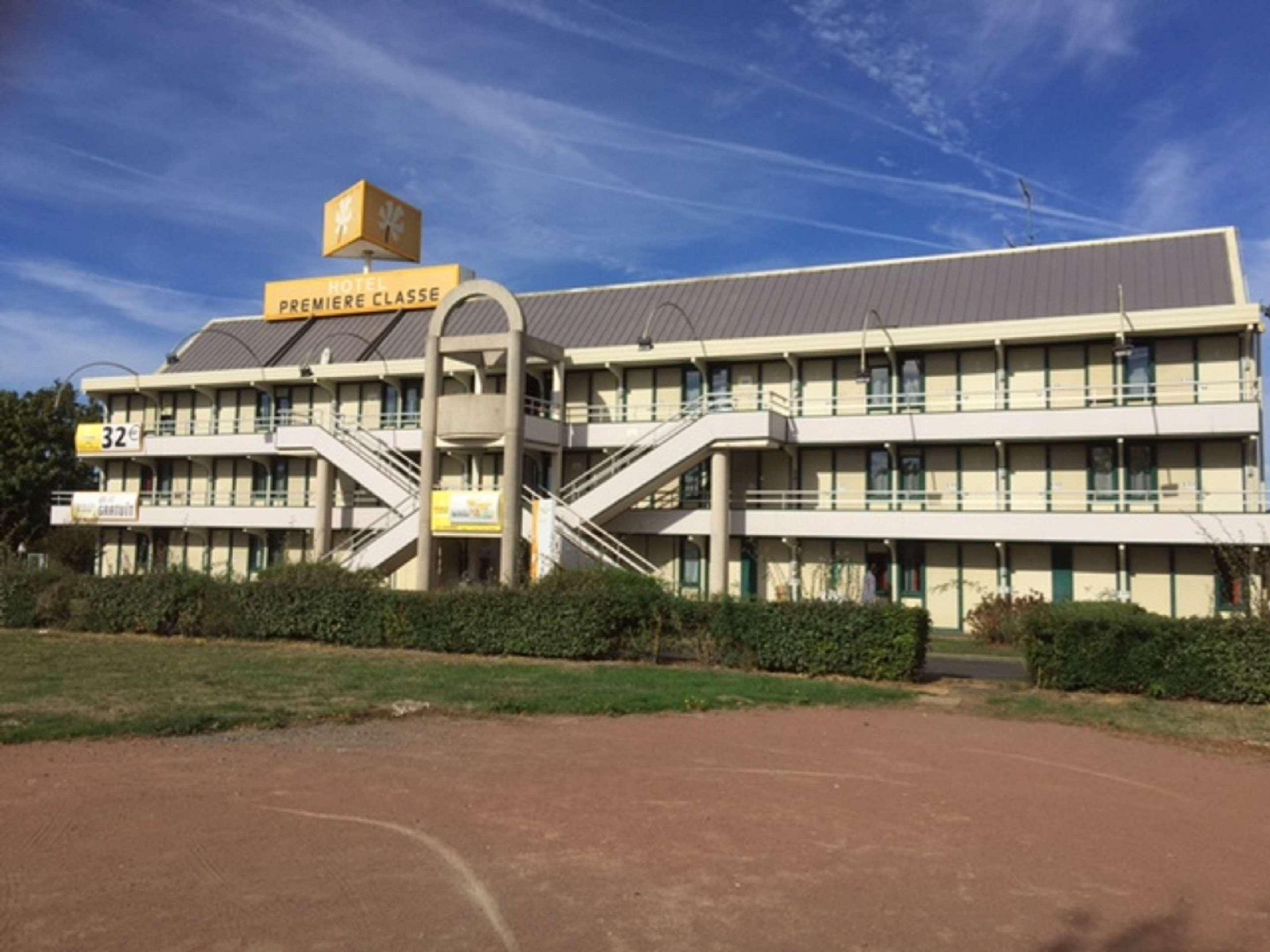 Kyriad Niort - La Creche Exterior foto
