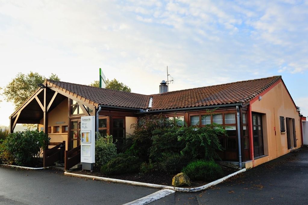 Kyriad Niort - La Creche Exterior foto